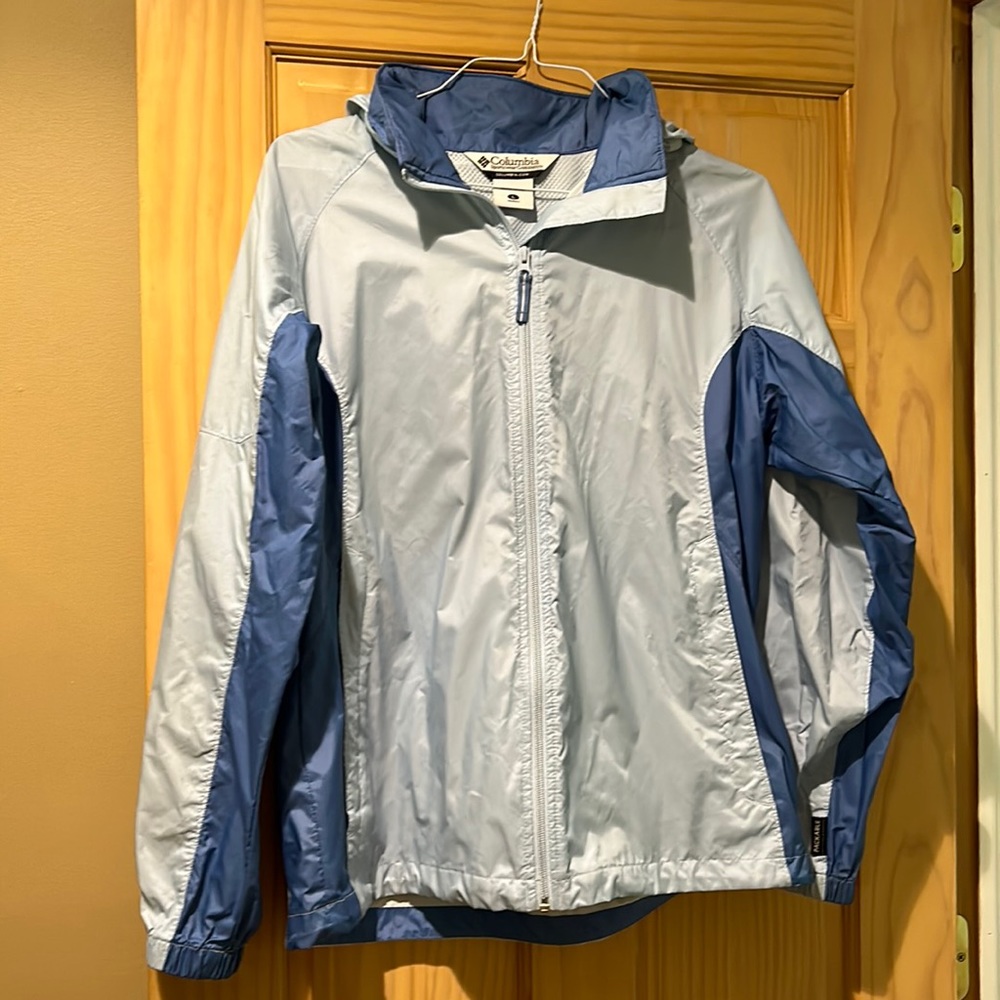 Columbia women’s packable windbreaker